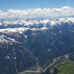 Flugwegposition um 12:23:48: Aufgenommen in der Nähe von Gemeinde Assling, Österreich in 3277 Meter